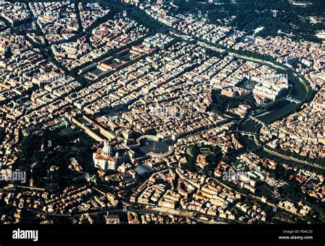 Vatican city aerial view basilica hi-res stock photography and images ...