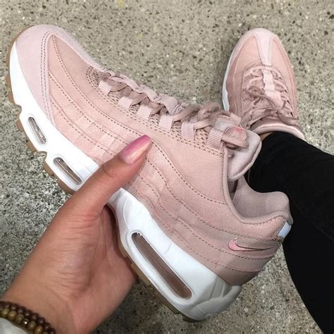 Sneakers women - Nike Air max 95 premium pink (©naomi_gozi) | Adidas shoes women, Womens ...