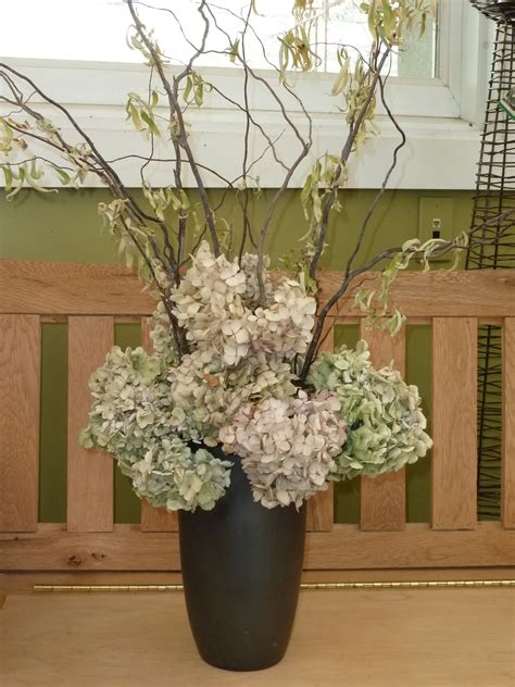 The Art of Dried Flowers | Dry hydrangea arrangements, Hydrangea ...