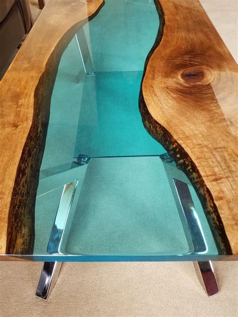 Sold Epoxy coffee table live edge coffee table wood | Etsy | Resina e madeira, Móveis de resina ...