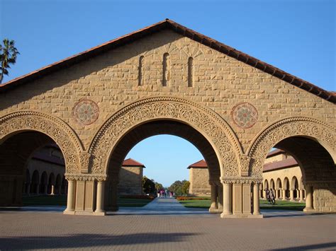 Ficheiro:Stanford University Main Quad western archway.JPG – Wikipédia, a enciclopédia livre