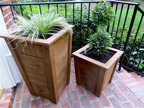 The Project Lady - DIY Tutorial – Decorative Wood Planter Boxes