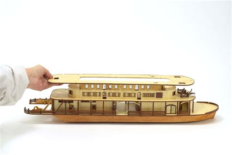 Paddle Steamer Model in Wood: Build the New King of the Mississippi 1/80