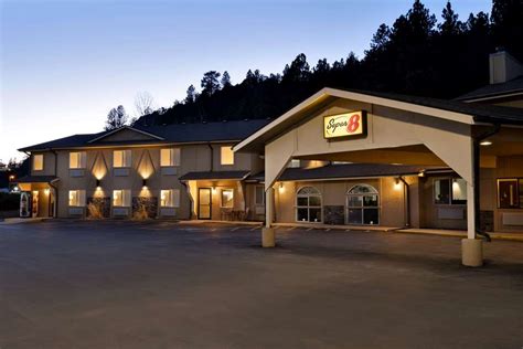 56 Best VERIFIED Pet Friendly Hotels in Black Hills/Badlands with Weight Limits & Pet Fees