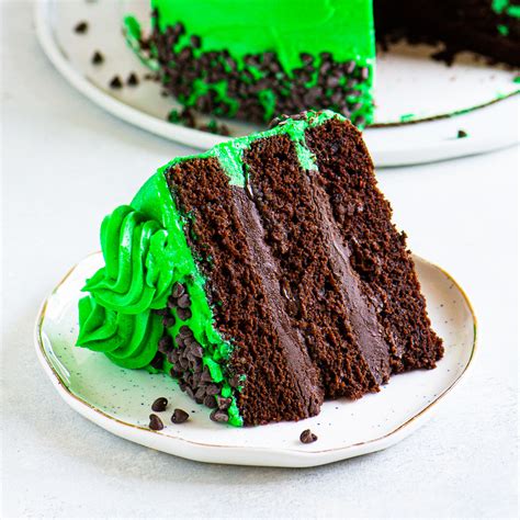 Chocolate Mint Cake - The Itsy-Bitsy Kitchen