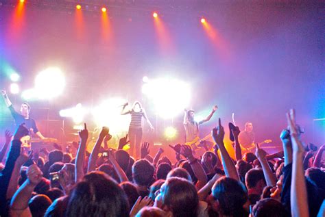 File:Paramore Concert.jpg - Wikimedia Commons