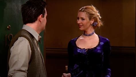 'Friends': 5 fashion moments led by Phoebe Buffay