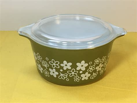 Vintage Pyrex 473 Daisy Olive Green Casserole Bowl, Corning Pyrex Green Decorative Quart Bowl ...