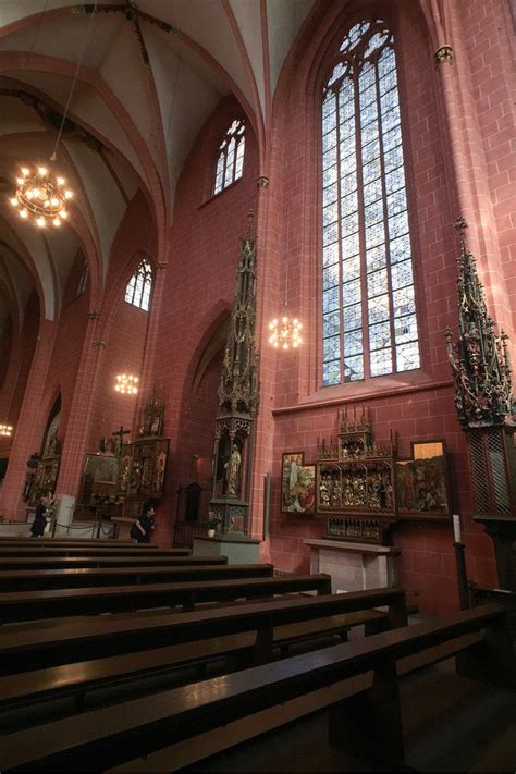 On the pillars of the crossing, as well as in some bays of the transept ...