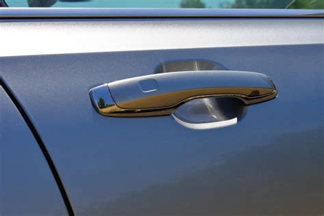 A Comprehensive Guide to Car Door Handle Replacement - In The Garage ...