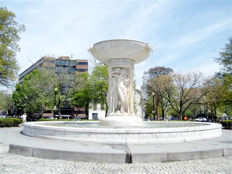 Washington fountain on Dupont Circle 2010 – Stock Editorial Photo ...