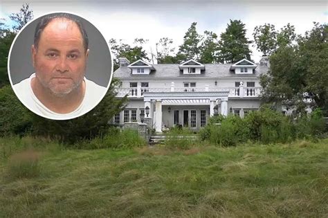 Inside The Abandoned "Gotti Mafia Family" Mansion Untouched Since 2016 ...