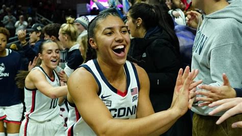 UConn’s Azzi Fudd has made 'great progress' since knee injury, will be ...