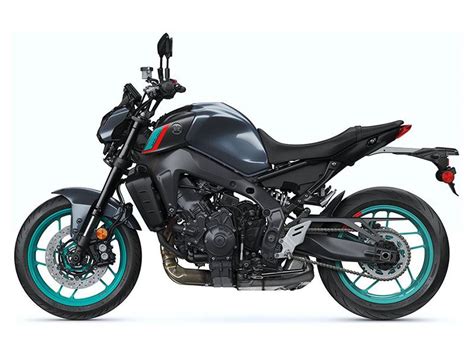 Model Feature Comparison | 2023 Yamaha MT-09 and 2023 Yamaha MT-09