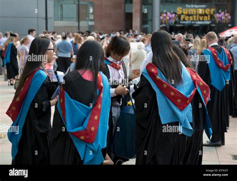 Graduation ceremony for Manchester Metropolitan University Stock Photo ...