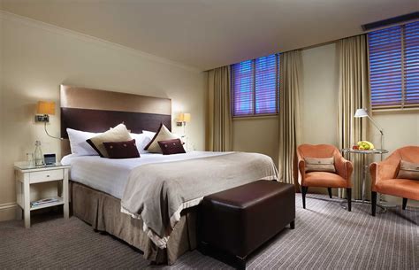 Win a weekend stay for two at the London Bridge Hotel