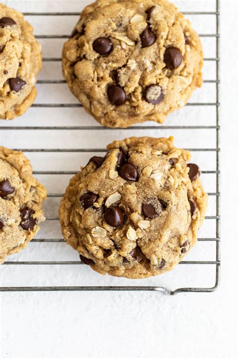 Peanut Butter Oatmeal Chocolate Chip Cookies - Handle the Heat