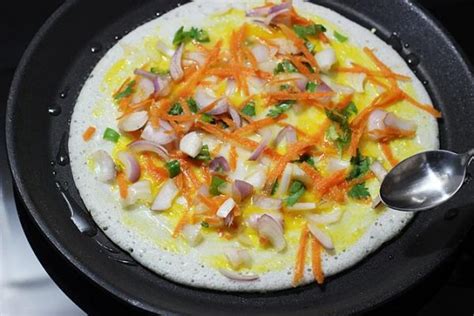 Egg dosa recipe | How to make egg dosa (mutta dosai)