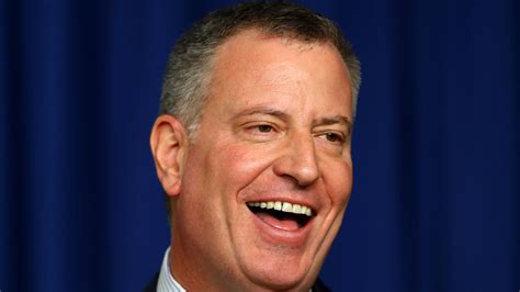 New York mayor Bill de Blasio isn't cheering for Yankees (he's a Re...