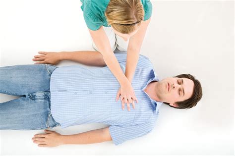 How to Do CPR | Reader's Digest