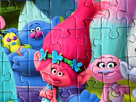 Chez Maximka: Trolls 100pc jigsaw puzzle from Ravensburger