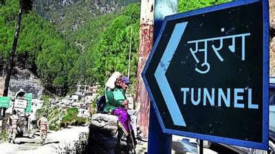 Trapped Workers: Uttarakhand: Tunnel drilling work halts after ...