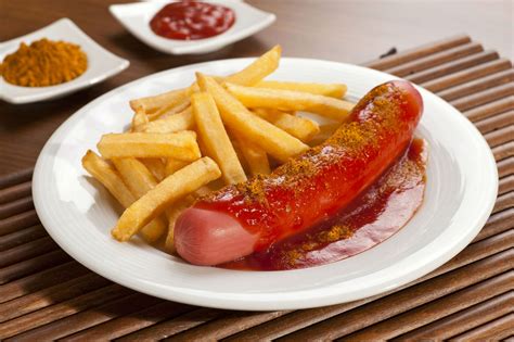 German Sausage With Curry Ketchup (Currywurst) Recipe