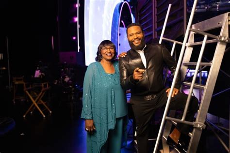 Anthony Anderson Jokes His Mother Mama Doris Has “No Filter” As She Joins Him To Host Fox ...