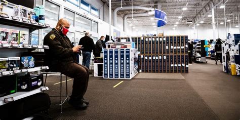 Best Buy Stock Price Falls 17% Amid Wave of Organized Retail Theft - Markets Insider