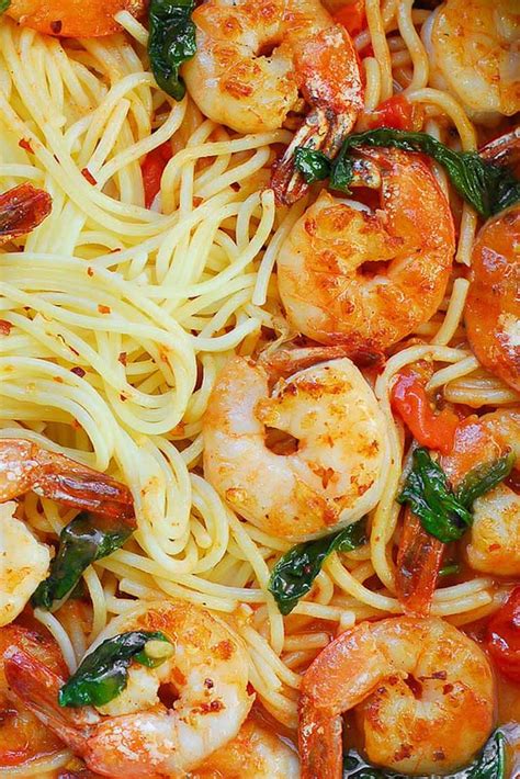 Garlic Shrimp Pasta in Red Wine Tomato Sauce