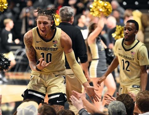 Vanderbilt basketball's veterans step up in impressive road win ...