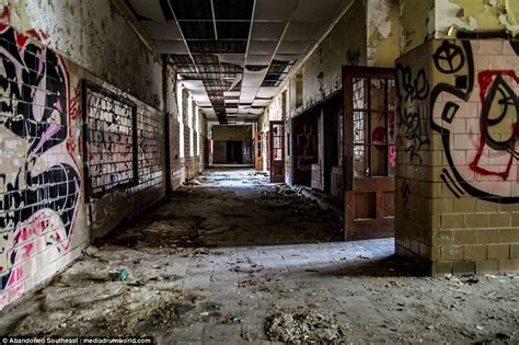 Eerie photos capture crumbling, abandoned Alabama elementary school | City of birmingham ...