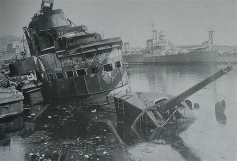 Compilation of sinking, sunken and wrecked warships (39 pics) - Izismile.com