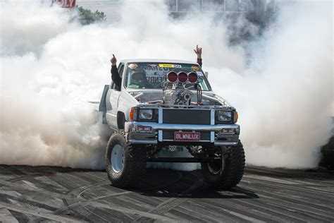 STREET MACHINE SUMMERNATS 30 BURNOUT MASTERS PREVIEW – VIDEO