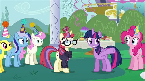 Image - Twilight gestures toward Spike S5E12.png | My Little Pony Friendship is Magic Wiki ...