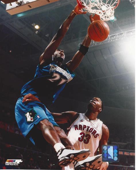 Kevin Garnett Minnesota Timberwolves Slam Dunk 8x10 Photo - BiggSports