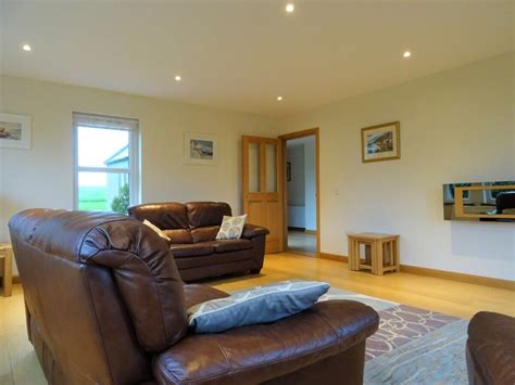 Rowan Cottage - sleeps 6 in 3 bedrooms - Stonefolds Farm Cottages