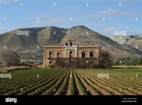 Avola. Sicily. Italy. Abandoned villa in the countryside of Avola Stock Photo, Royalty Free ...