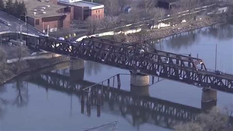 Sacramento, West Sacramento leaders pitch I Street Bridge for new program