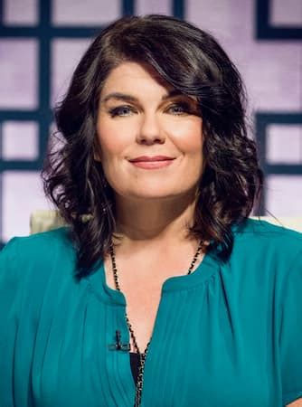 Karen Kilgariff Bio, Wiki, Age, Height, Family, Podcast, My Favorite ...