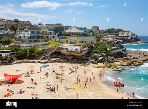 Tamarama beach in Sydney with surf life saving club and lifeguards ...