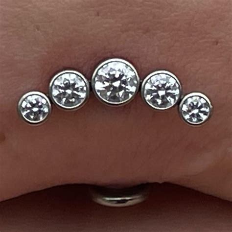 Floating Navel : r/piercing