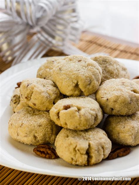 Mexican walnut cookies (Polvorones). Recipe | Cocina Muy Facil