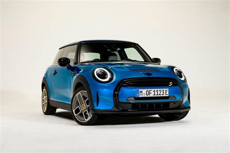 2023 Mini Cooper Electric Hardtop Review, Pricing | New Cooper Electric Hardtop EV Hatchback ...