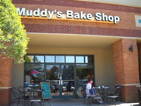 Divers and Sundry: Muddy's Bake Shop