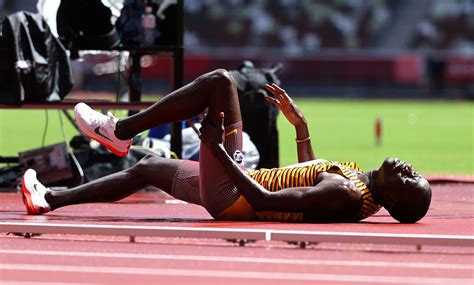 Athletics-Warholm destroys world record to win 400m hurdles gold | Reuters