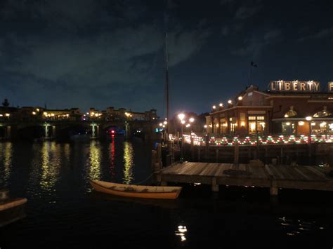 Christmas at Tokyo Disney Resort Part 3: Disneysea – Appetite For Japan