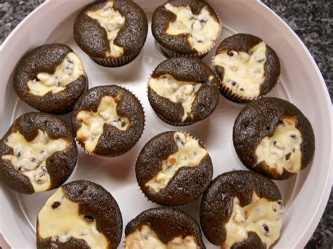 Cupcakes On My Mind...: Cream Cheese Chocolate Cupcakes