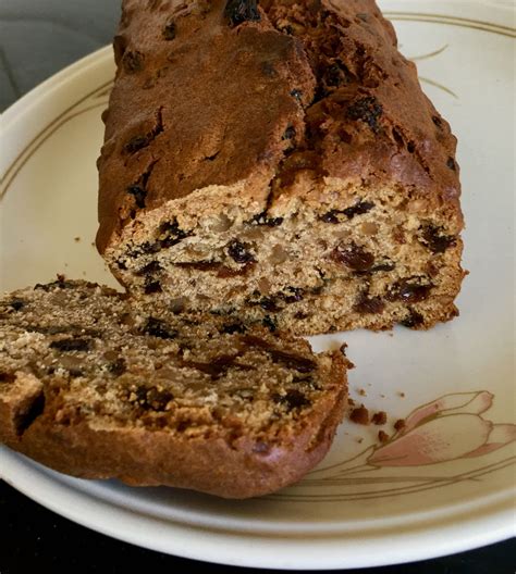 Mrs Robins quick & easy boiled fruit cake recipe - A family favorite.