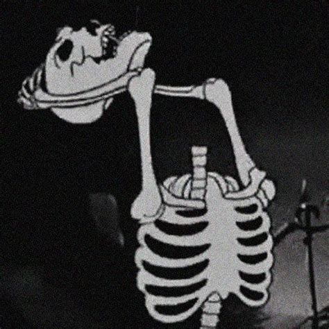 Skeleton PFP - Scary Halloween PFP for TikTok, IG, Discord, Zoom | Halloween aesthetic pfp ...